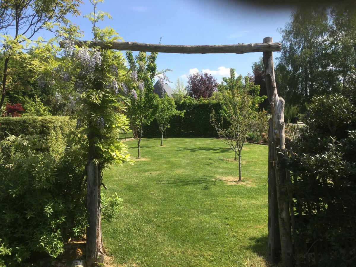 Gite "Cote Jardin" Vannecrocq Exterior photo
