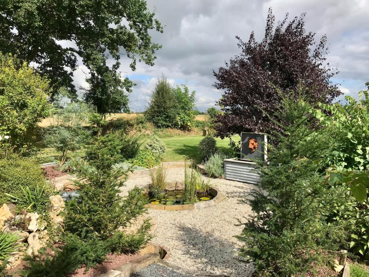 Gite "Cote Jardin" Vannecrocq Exterior photo