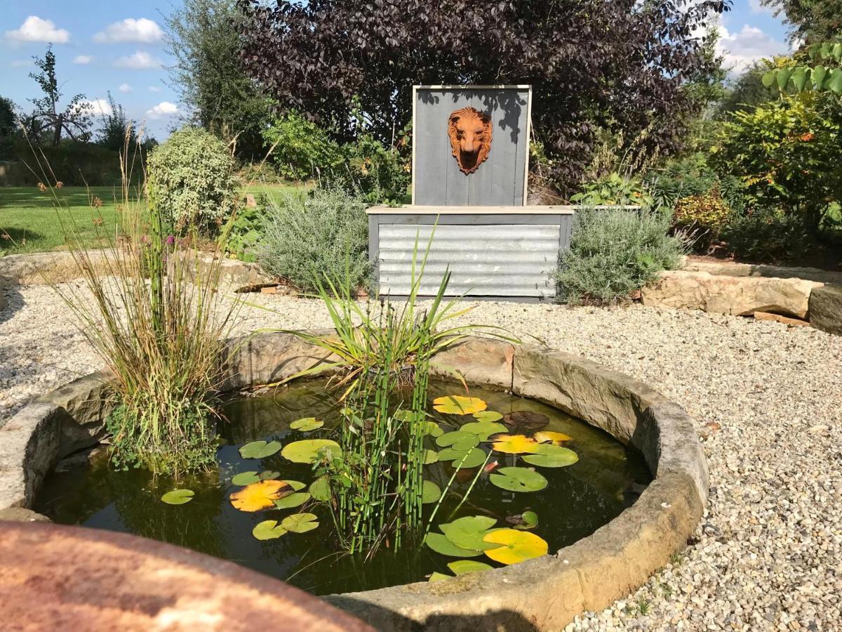 Gite "Cote Jardin" Vannecrocq Exterior photo