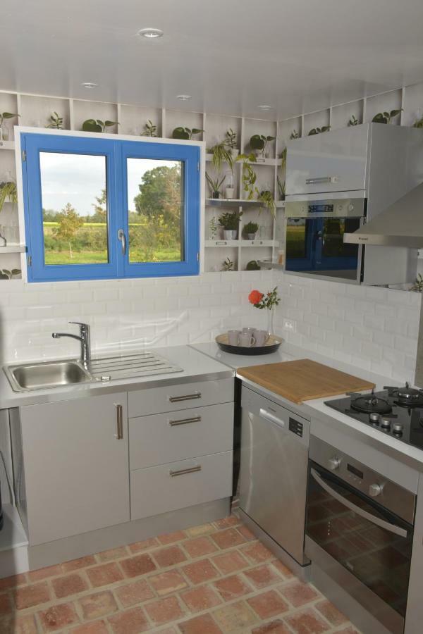 Gite "Cote Jardin" Vannecrocq Exterior photo