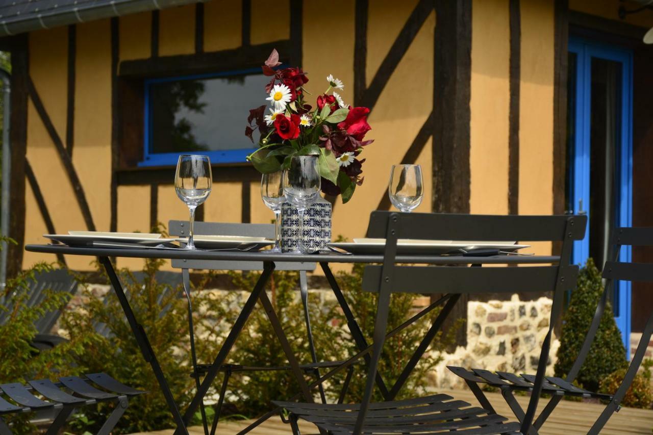 Gite "Cote Jardin" Vannecrocq Exterior photo