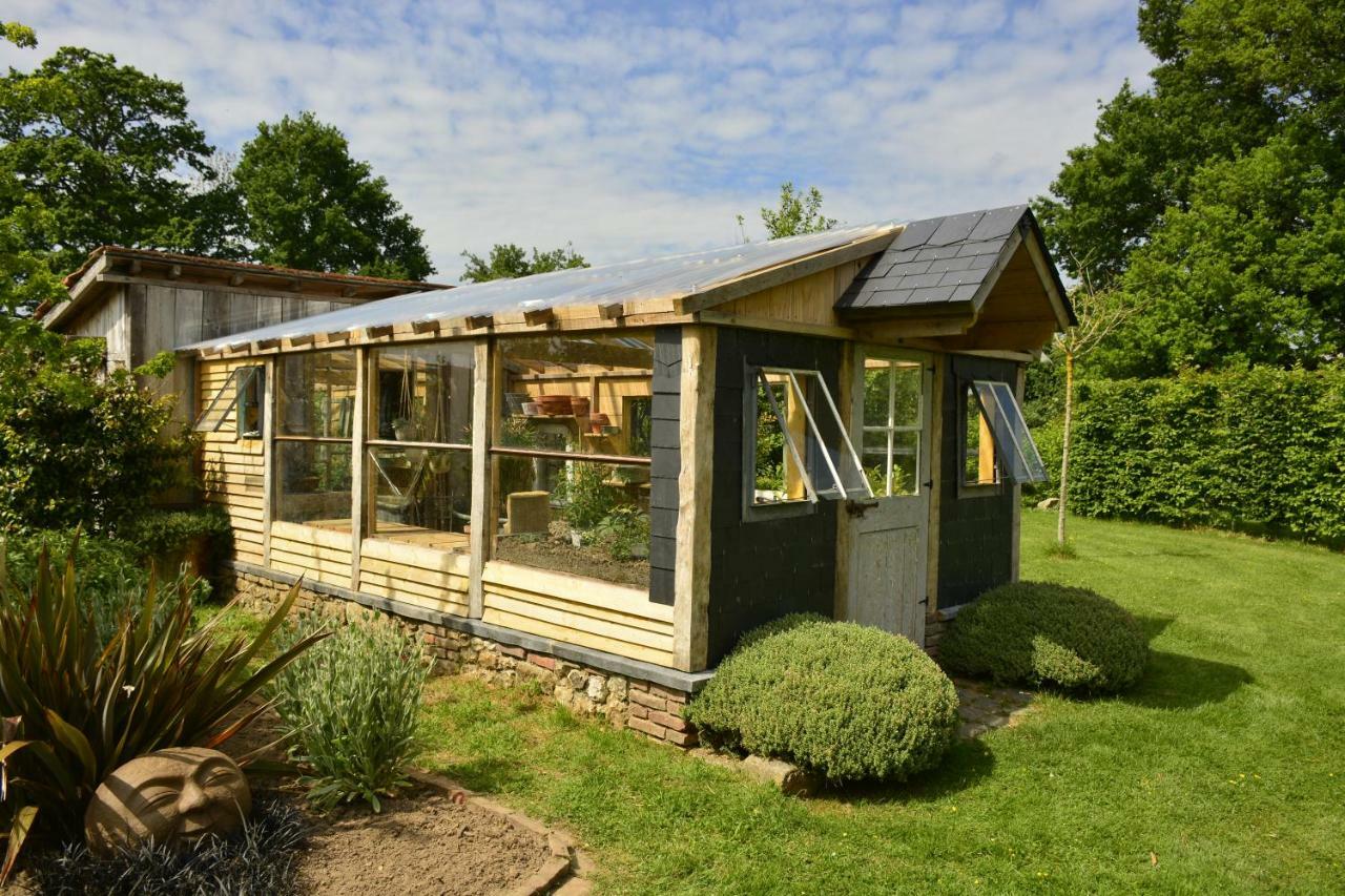 Gite "Cote Jardin" Vannecrocq Exterior photo
